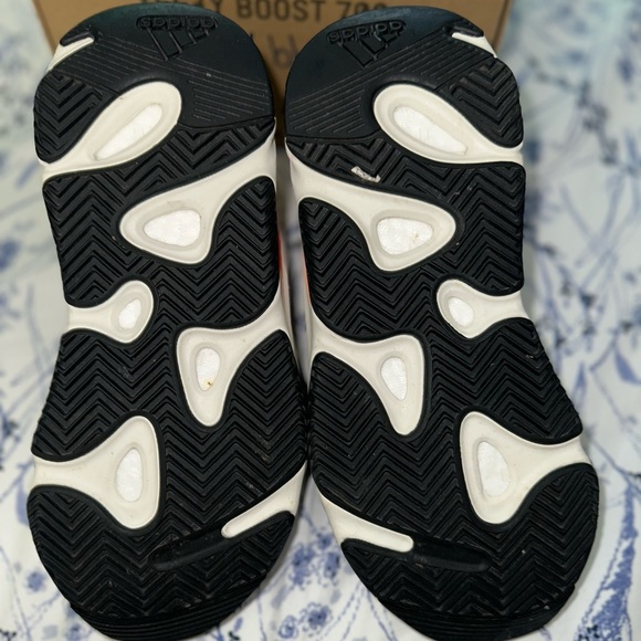 Yeezy boost 700 “Wave Runner”, 100% authentic - Picture 3 of 5